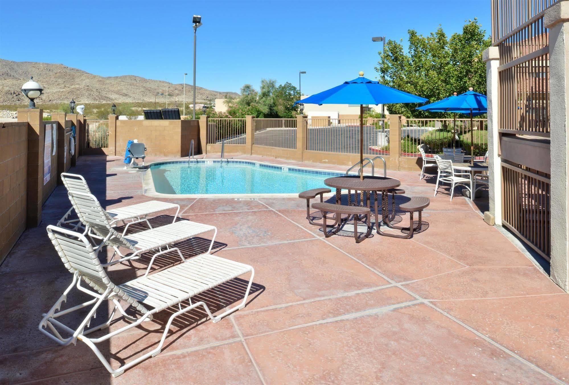 Starlight Inn & Suites Motel 29 Palms Joshua Tree National Park Twentynine Palms Dış mekan fotoğraf